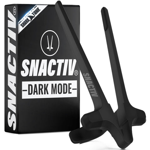 SNACTIV PRO finger chopsticks show ergonomic design for extended gaming sessions.