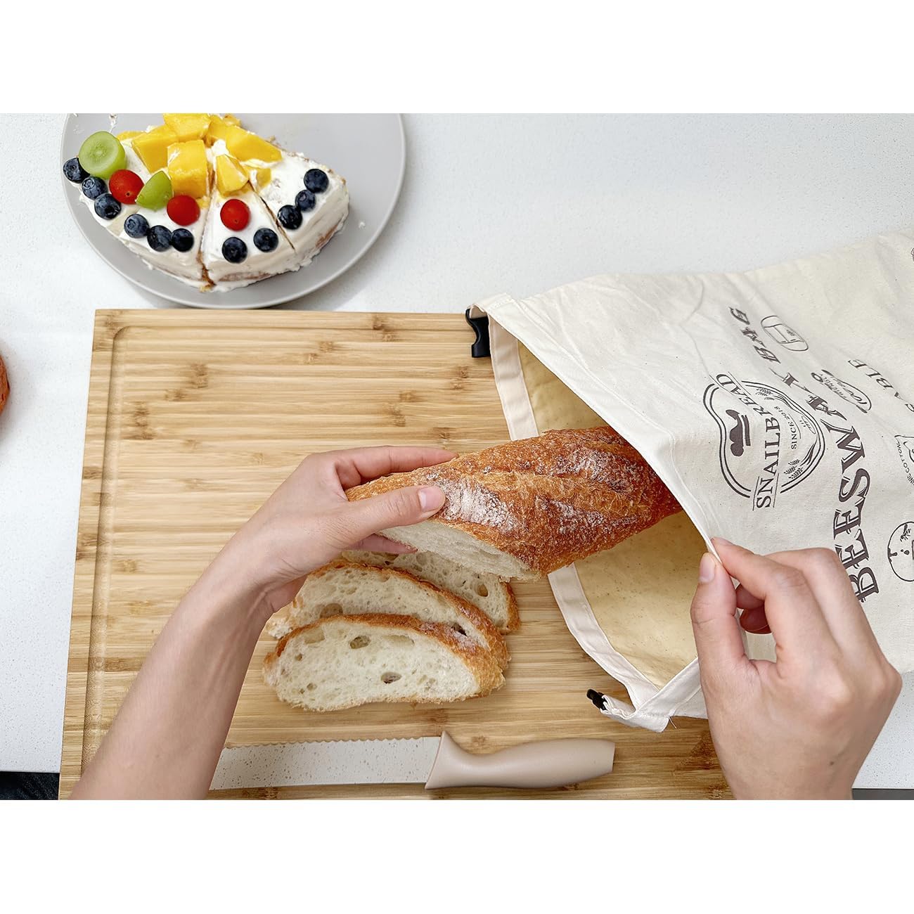 SnailBread two-pack storage solution reduces waste and preserves crust.