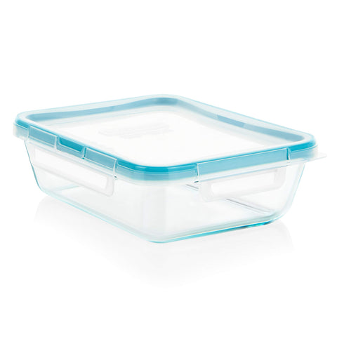 Snapware 6-cup glass rectangle with lid keeps leftovers fresh.