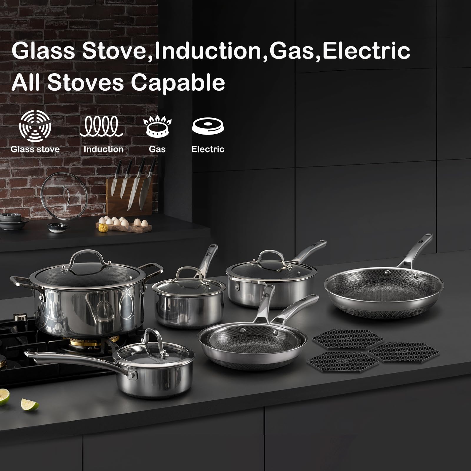 SNOWCLAD 2.5-quart saucepan with lid for versatile simmering