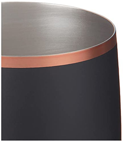 Snowfox portable barware suitable for indoor or outdoor gatherings.