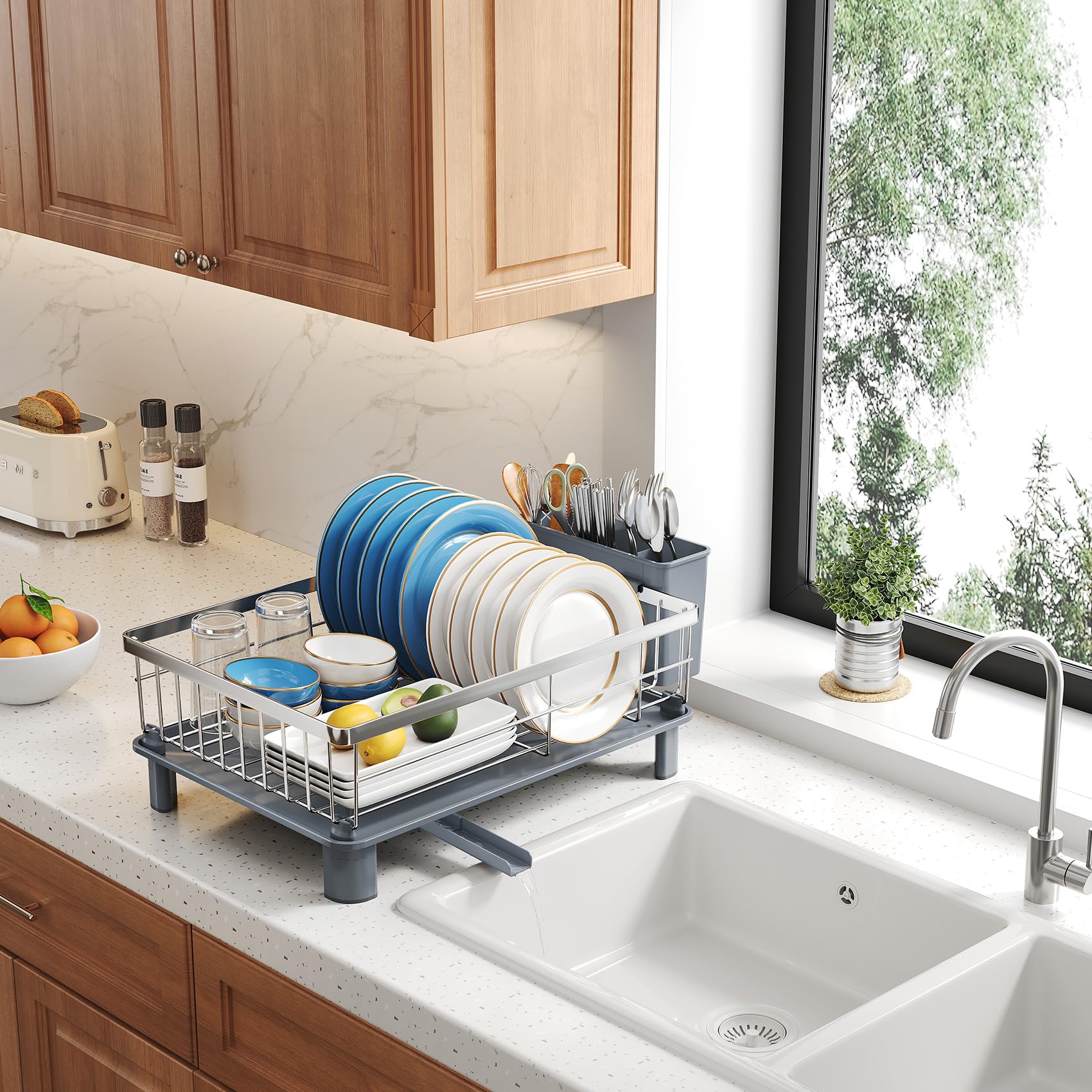 SNTD dish drying rack keeps utensils and cups neatly separated and dry.