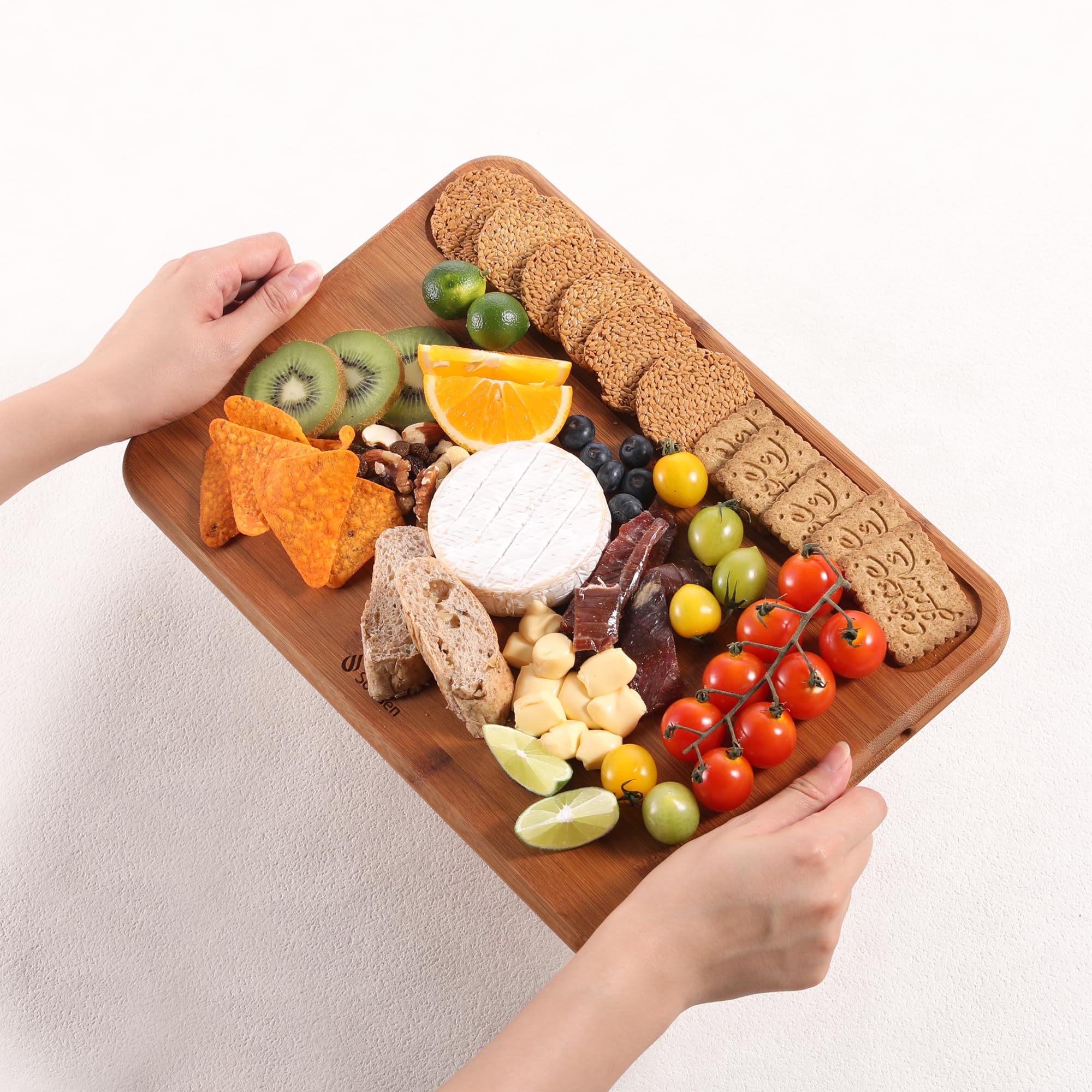 Socisen board with rounded corners to prevent accidents during prep.