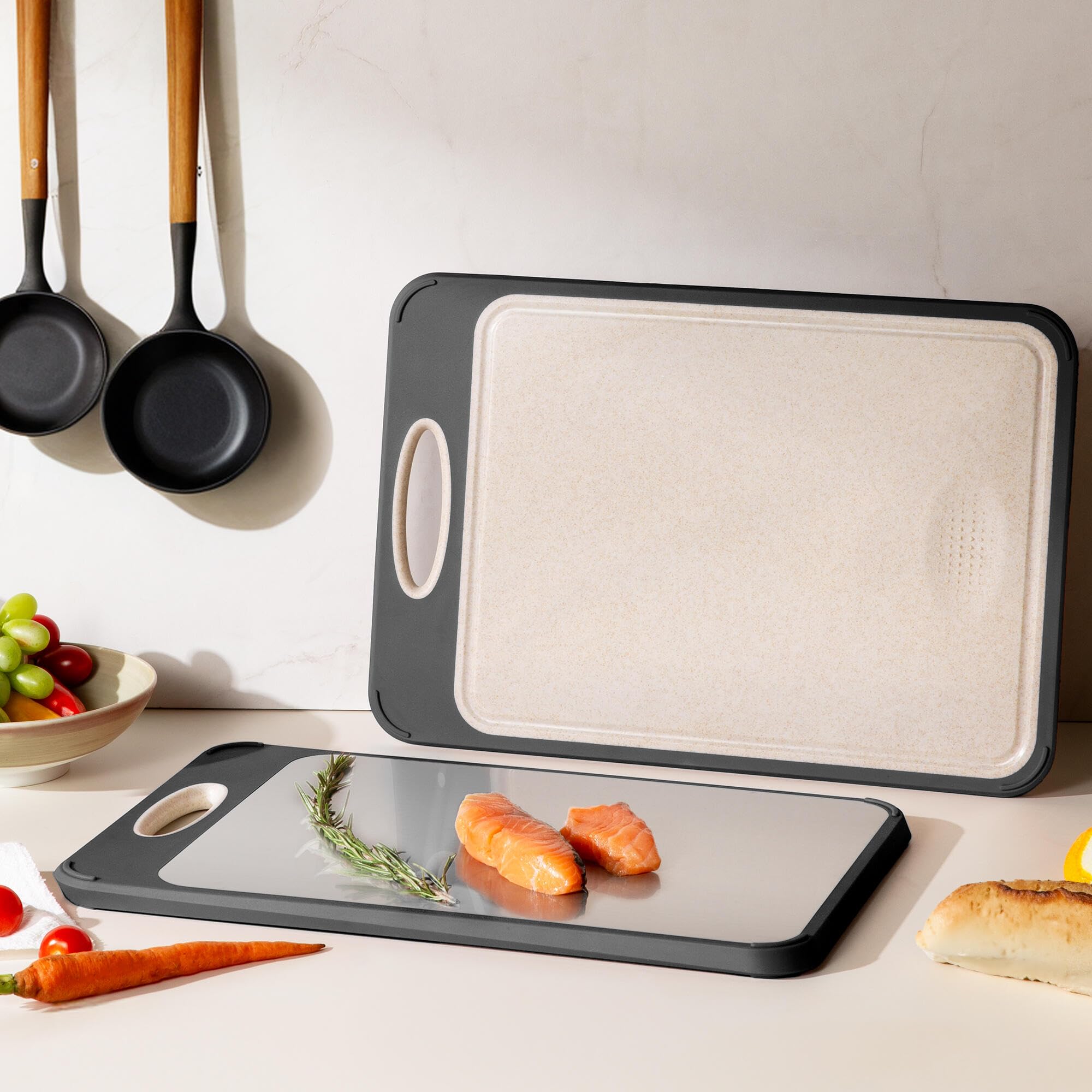 Socisen cutting board with stylish packaging, ready as a gift.