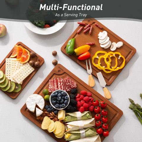 Socisen knife-friendly surface helps protect blade edges during cutting.