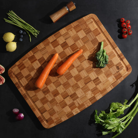 Socisen food-grade mineral oil finish protects the board and enhances longevity