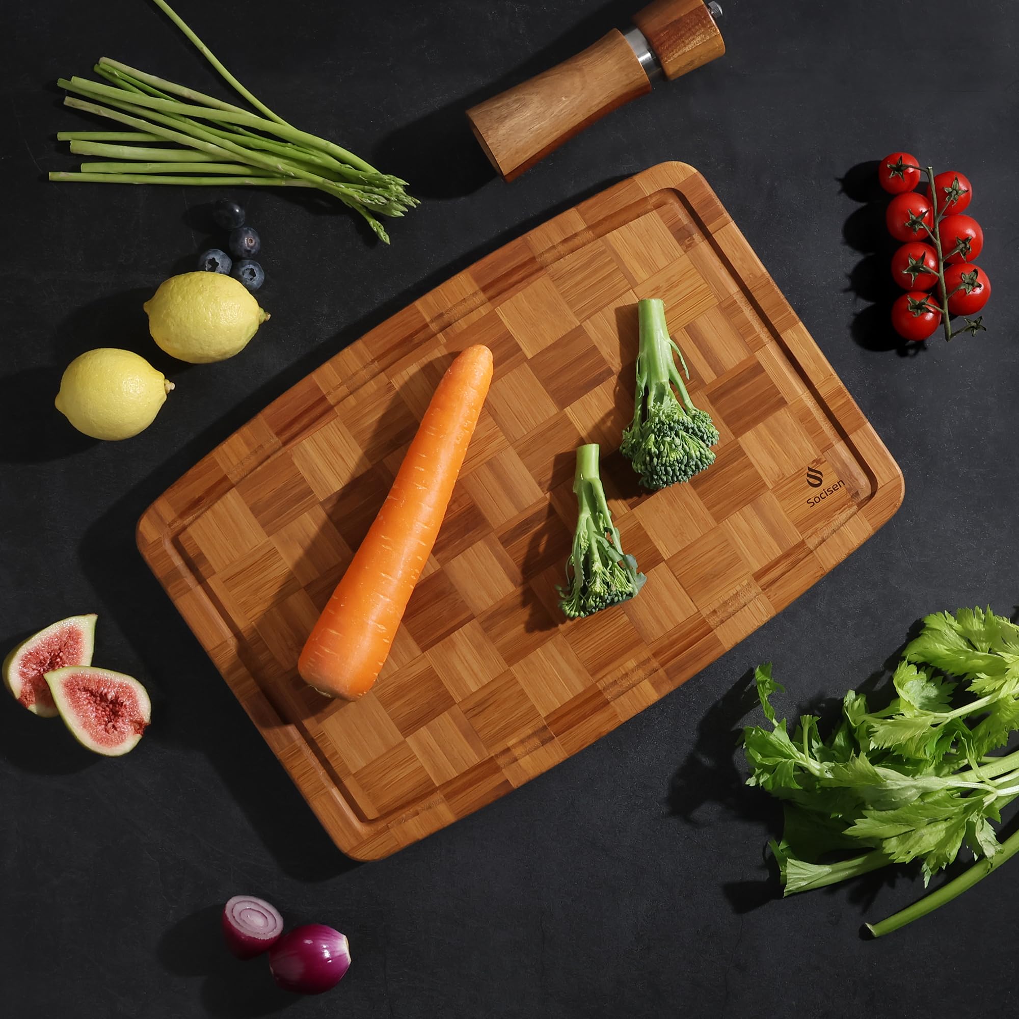 Socisen bamboo cutting board with rounded edges for comfortable handling