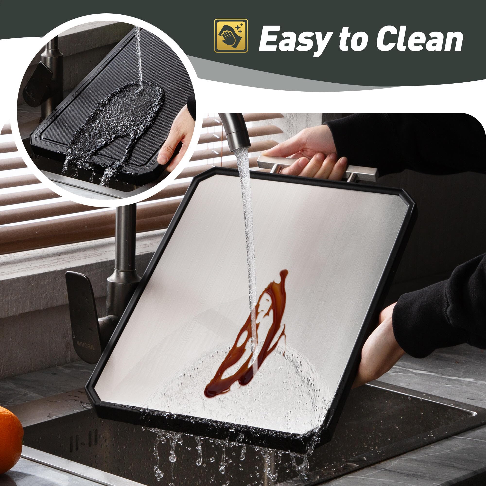 Socisen non-slip mats stabilize the board during chopping.