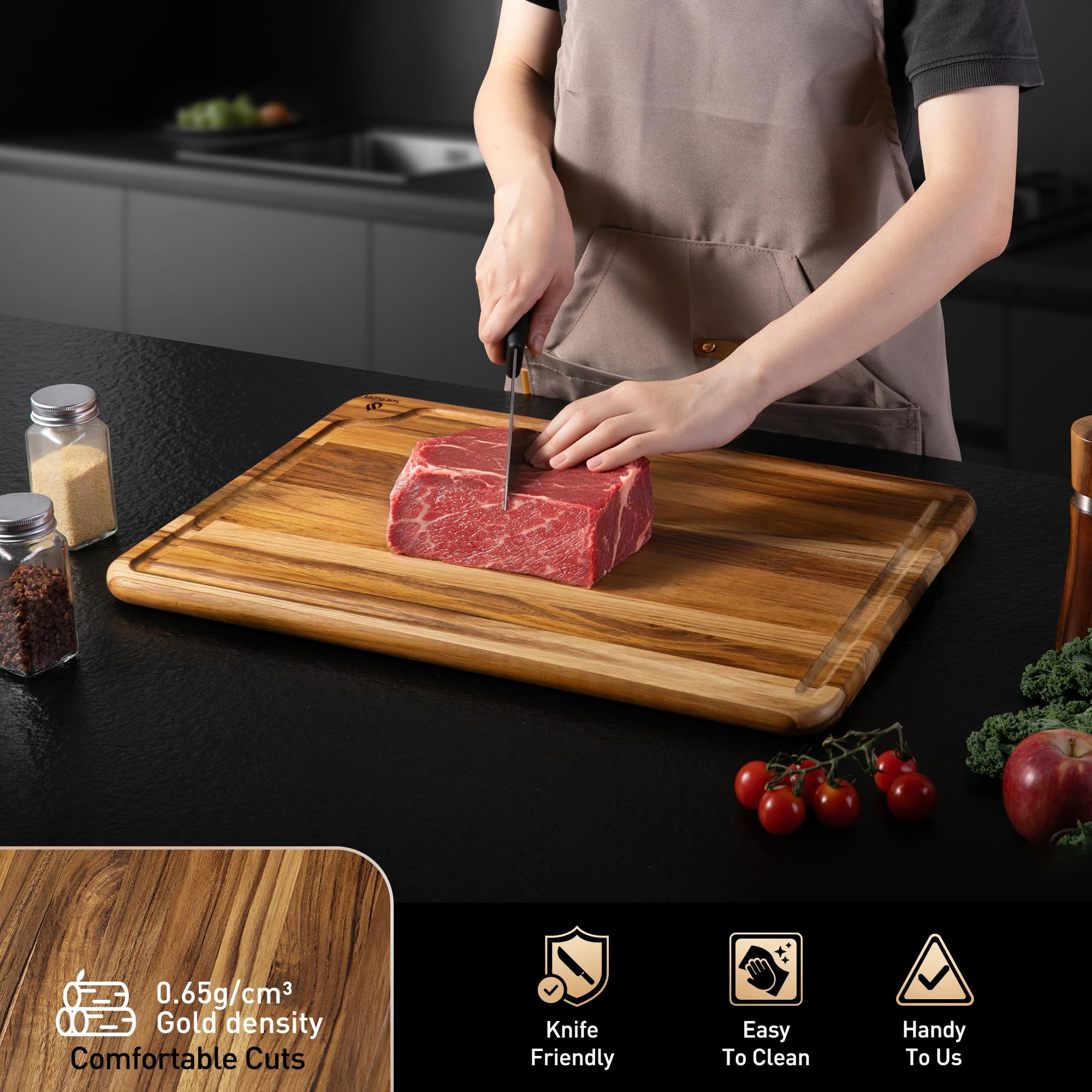 Socisen juice groove catches drips and keeps counters clean.