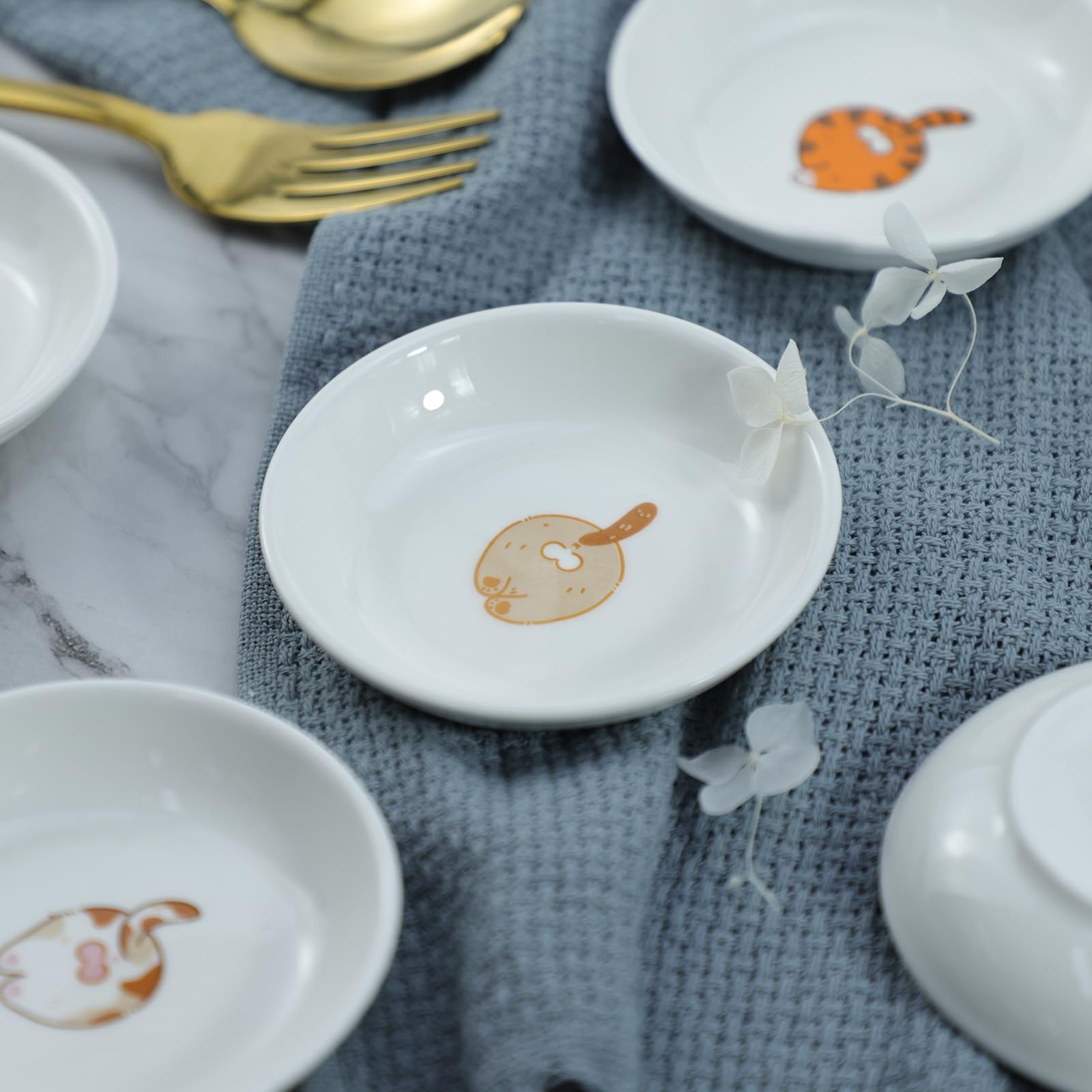 SOCOSY six-piece appetizer plates with whimsical cat butt motif
