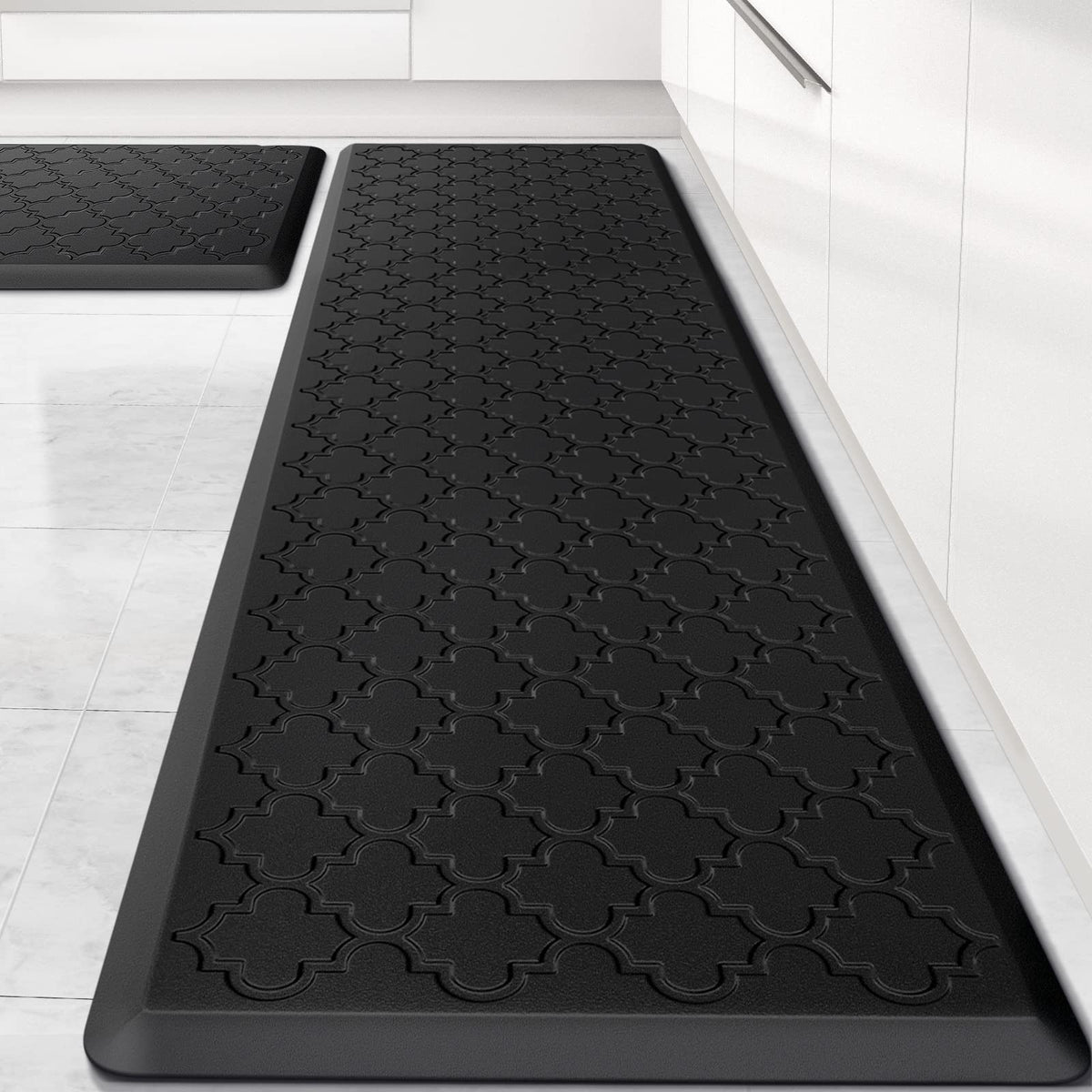 SoftDuo kitchen mat with beveled edge for stable, slip-resistant support while cooking.