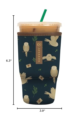 Sok It JavaSok hand-held usage demonstrates portable protection for cold drinks.