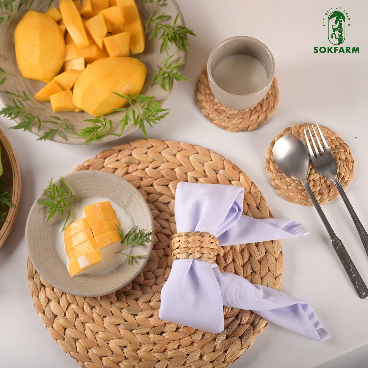 SOKFARM eco-friendly napkin rings add rustic charm to weddings and celebrations.