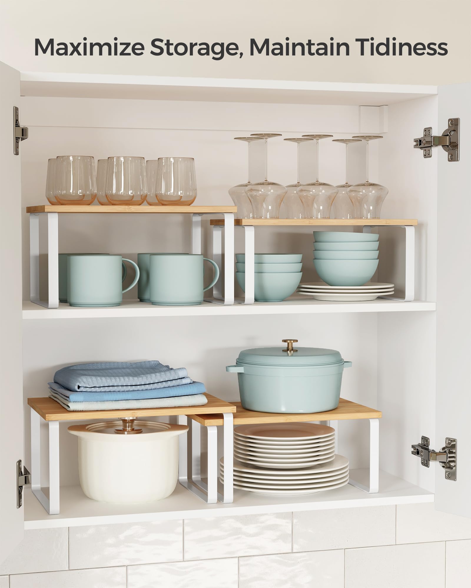 Songmics customizable shelf arrangement demonstrates flexible layouts