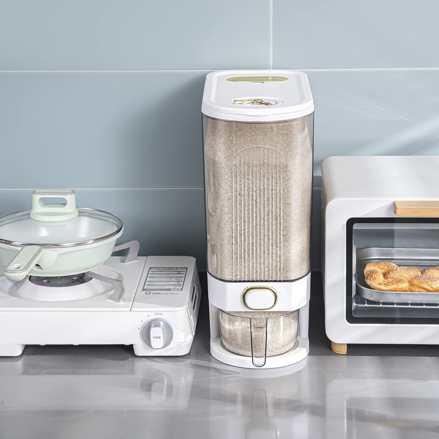 Sooyee large cereal dispenser with transparent body keeps breakfast organized.