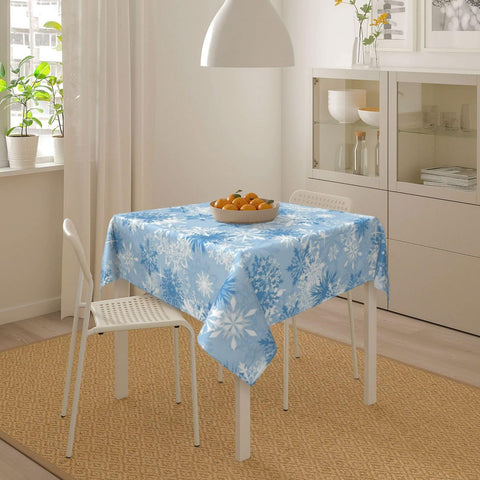 Sorktse outdoor-ready tablecloth for al fresco dining.
