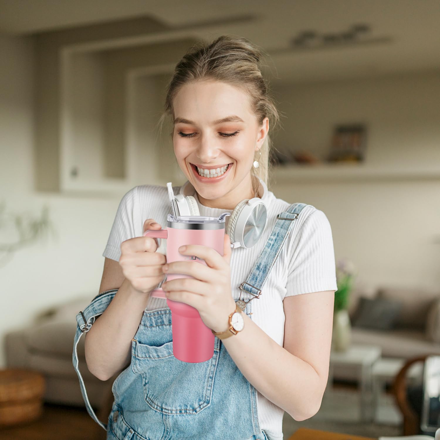 Soufull travel-friendly tumbler fits most car cup holders.