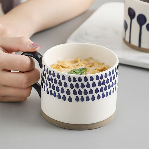 SOUJOY wide flat bottom design helps prevent tipping on counters.