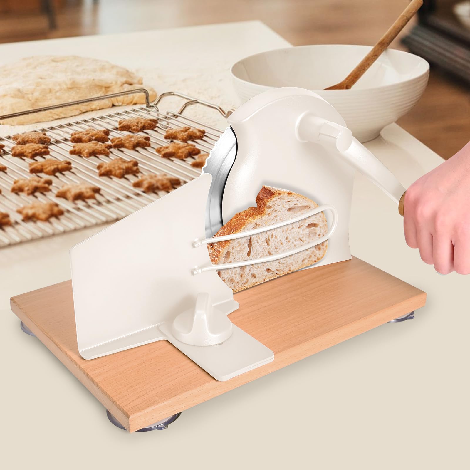 SOWKIPE premium stainless steel blades ensure easy, effortless slicing of crusty loaves.