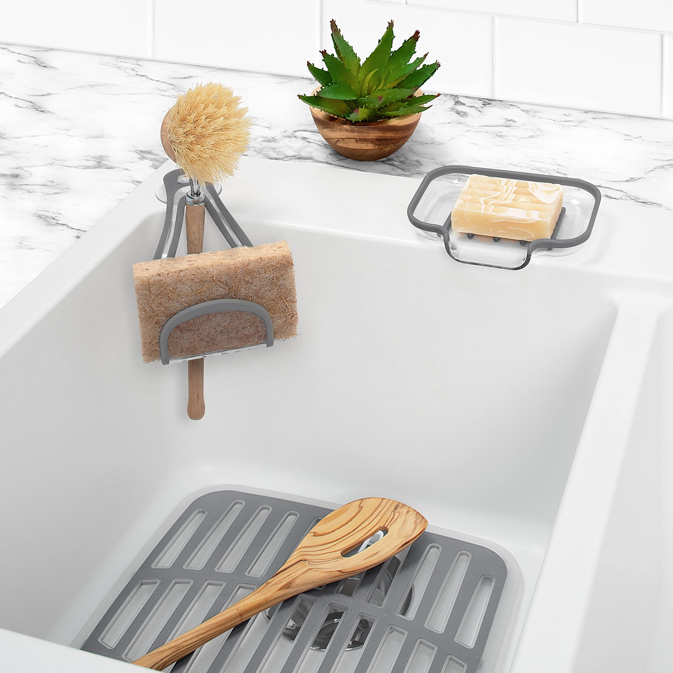 Spectrum Cora sink mat easy to wipe clean with damp cloth after use