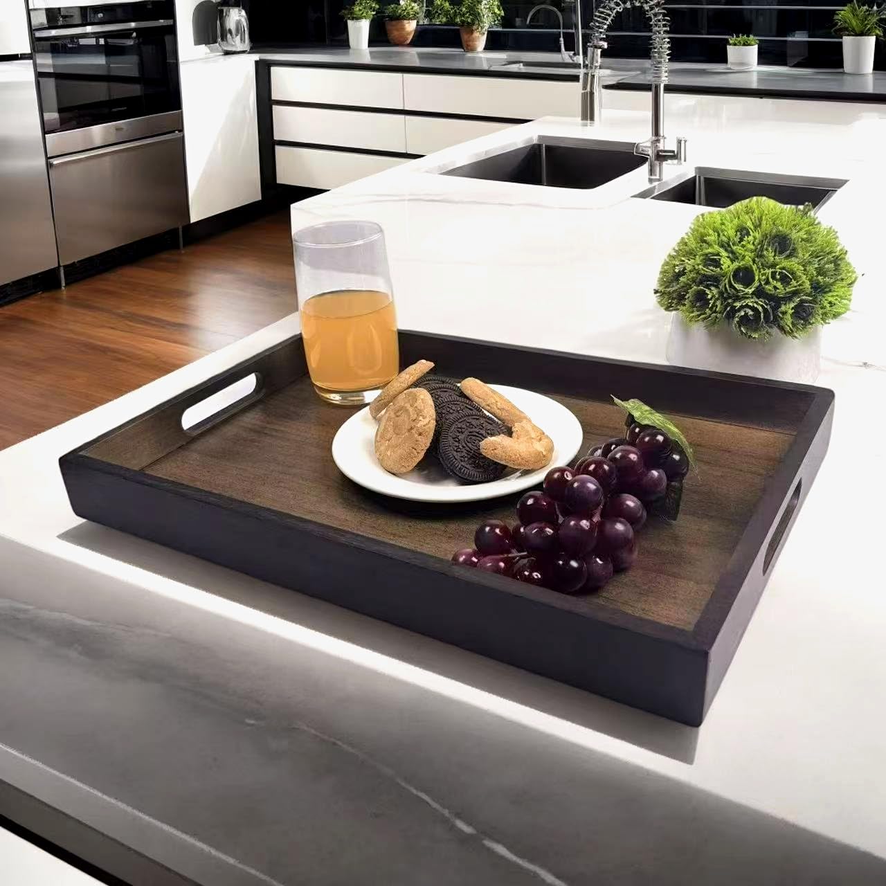 Spriieny tray black walnut color offers a sophisticated look.