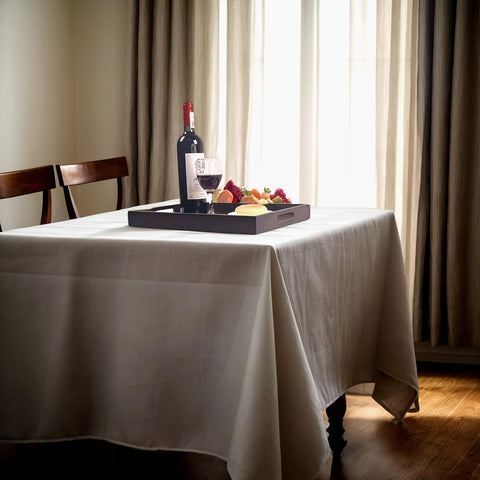 Spriieny tray dimensions 38x26 cm fit various foods.