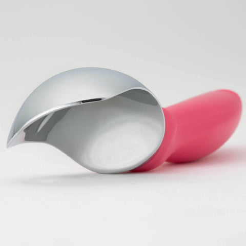 Spring Chef gelato-friendly scoop glides through dense, frozen textures.