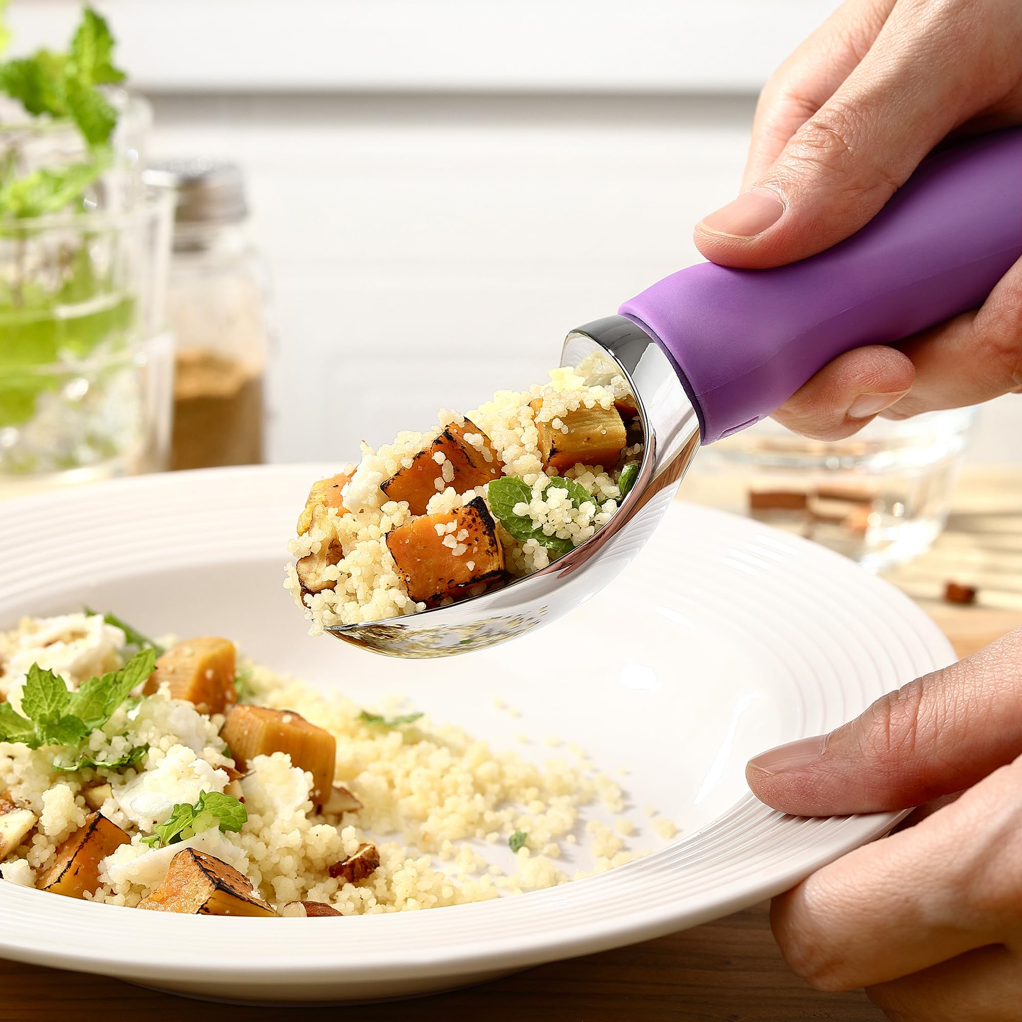 Spring Chef orchid-colored scoop adds stylish tool to kitchen arsenal.