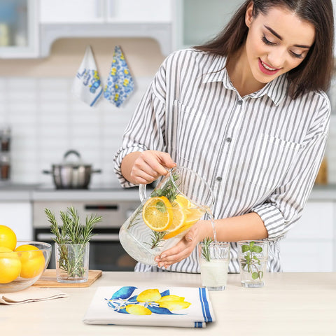 Sratte festive lemon towel, ideal for decor or gifting