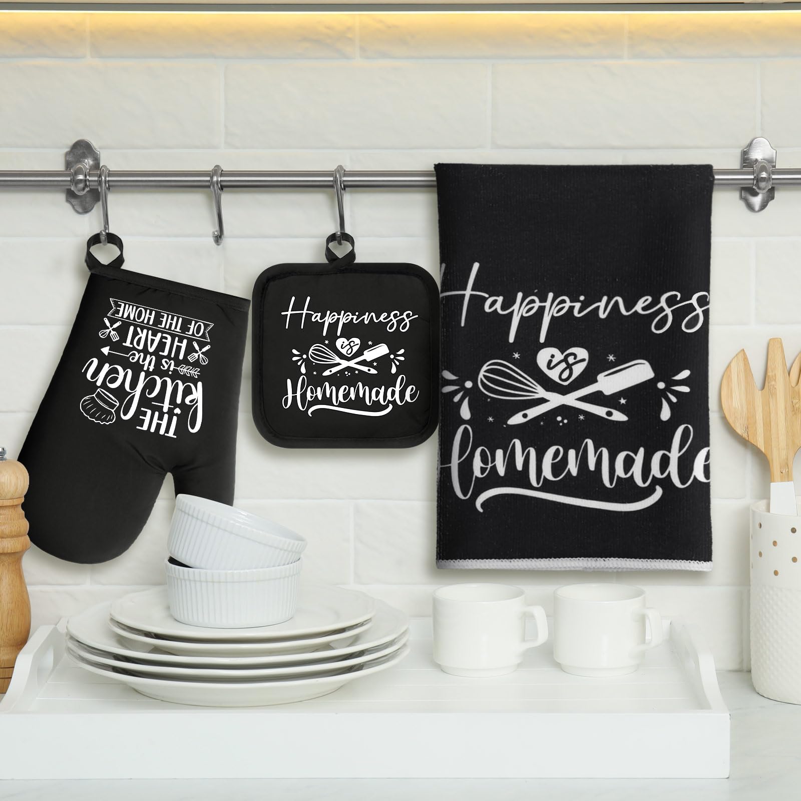 Sratte second towel in black-white design, ideal for quick spills and cleanup.