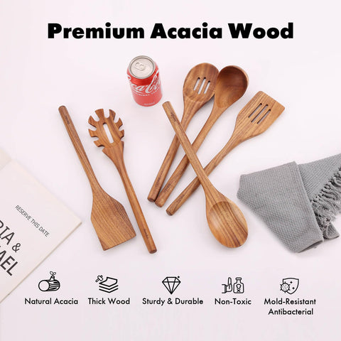 Standcn Acacia Wood Turner demonstrates sturdy grip for flipping delicate foods.