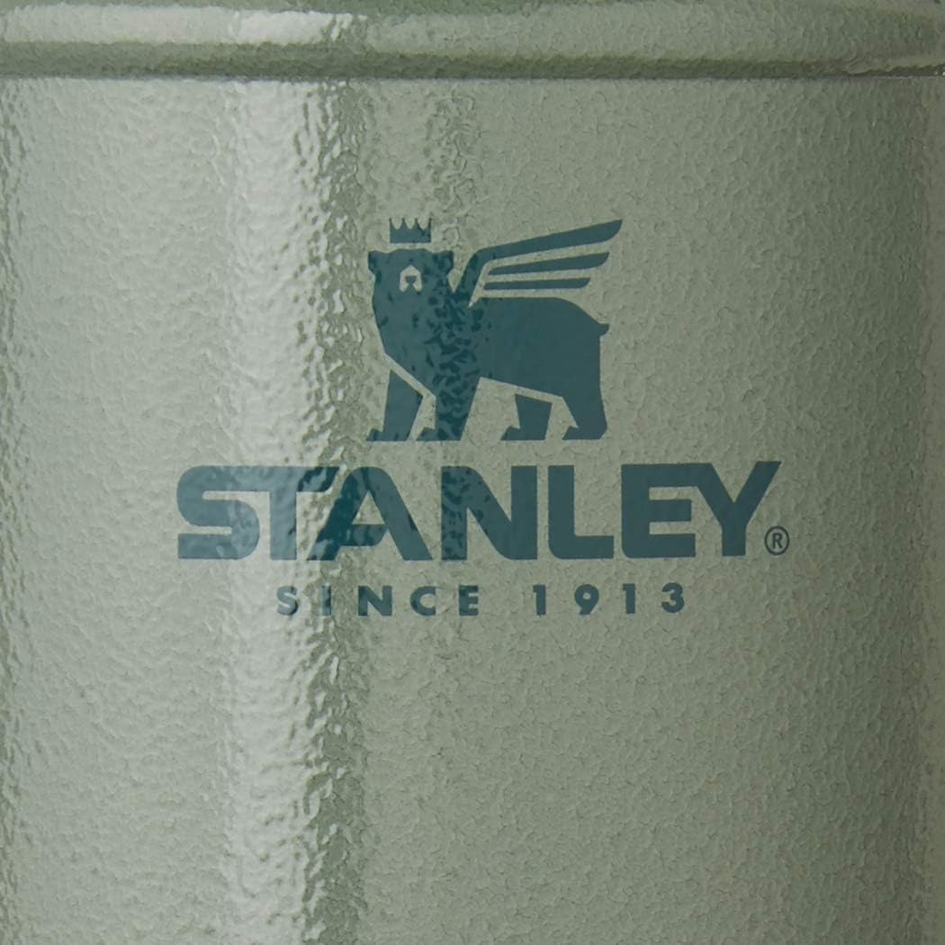 Stanley Classic Food Jar 24oz vacuum insulation keeps meals at the right temperature