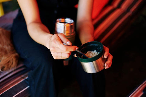 STANLEY Classic Food Jar leak-resistant cap prevents spills during transport.