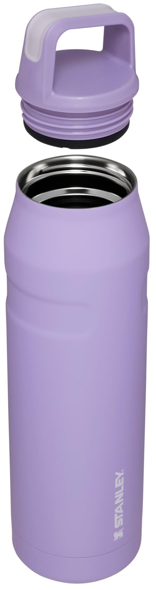 STANLEY IceFlow Cap and Carry lid angled handle enables easy sipping.