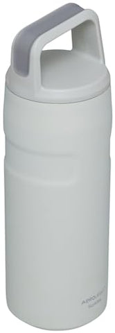 Close-up of rotating cap with angled handle for easy sipping.