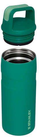 Stanley IceFlow soft-touch grip enables comfortable transport on walks.