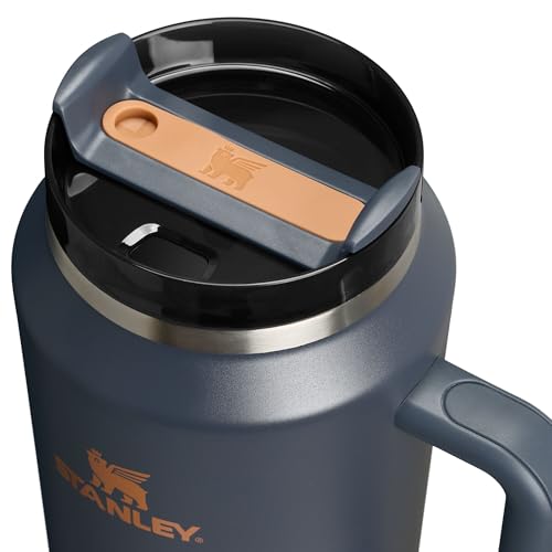 STANLEY FlowState lid with three positions for spill-resistant sipping.
