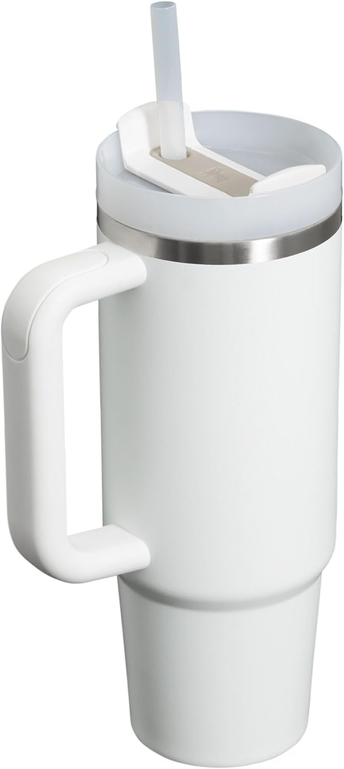 STANLEY Quencher H2.0 30oz tumbler with ample capacity for long days.