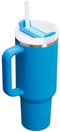 STANLEY Quencher H2.0 FlowState lid in azure provides three-position, spill-resistant access.
