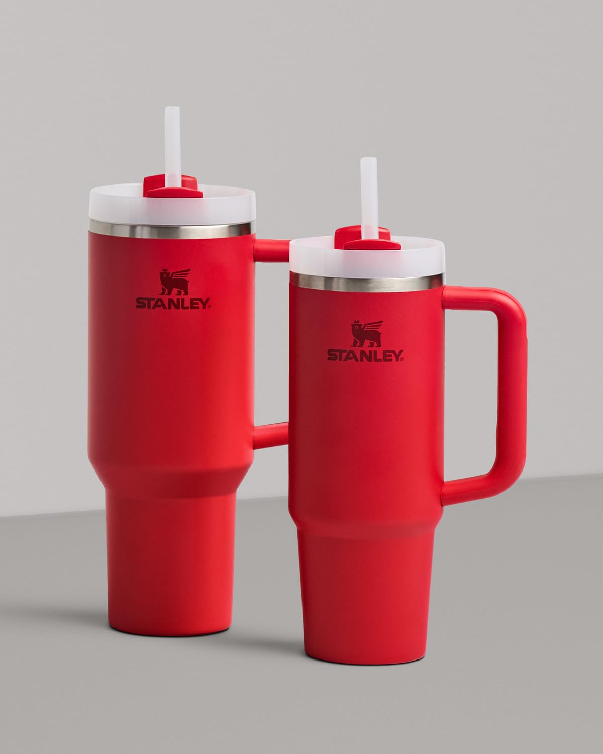 Chili red color and ergonomic handle ideal for gym sessions.