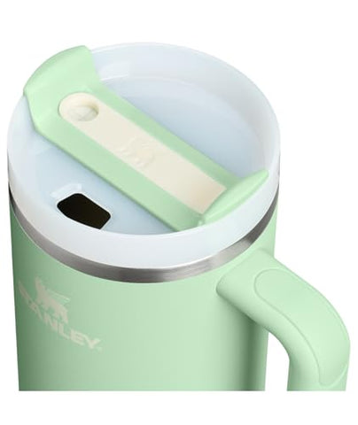 STANLEY FlowState lid three positions enabling controlled sipping