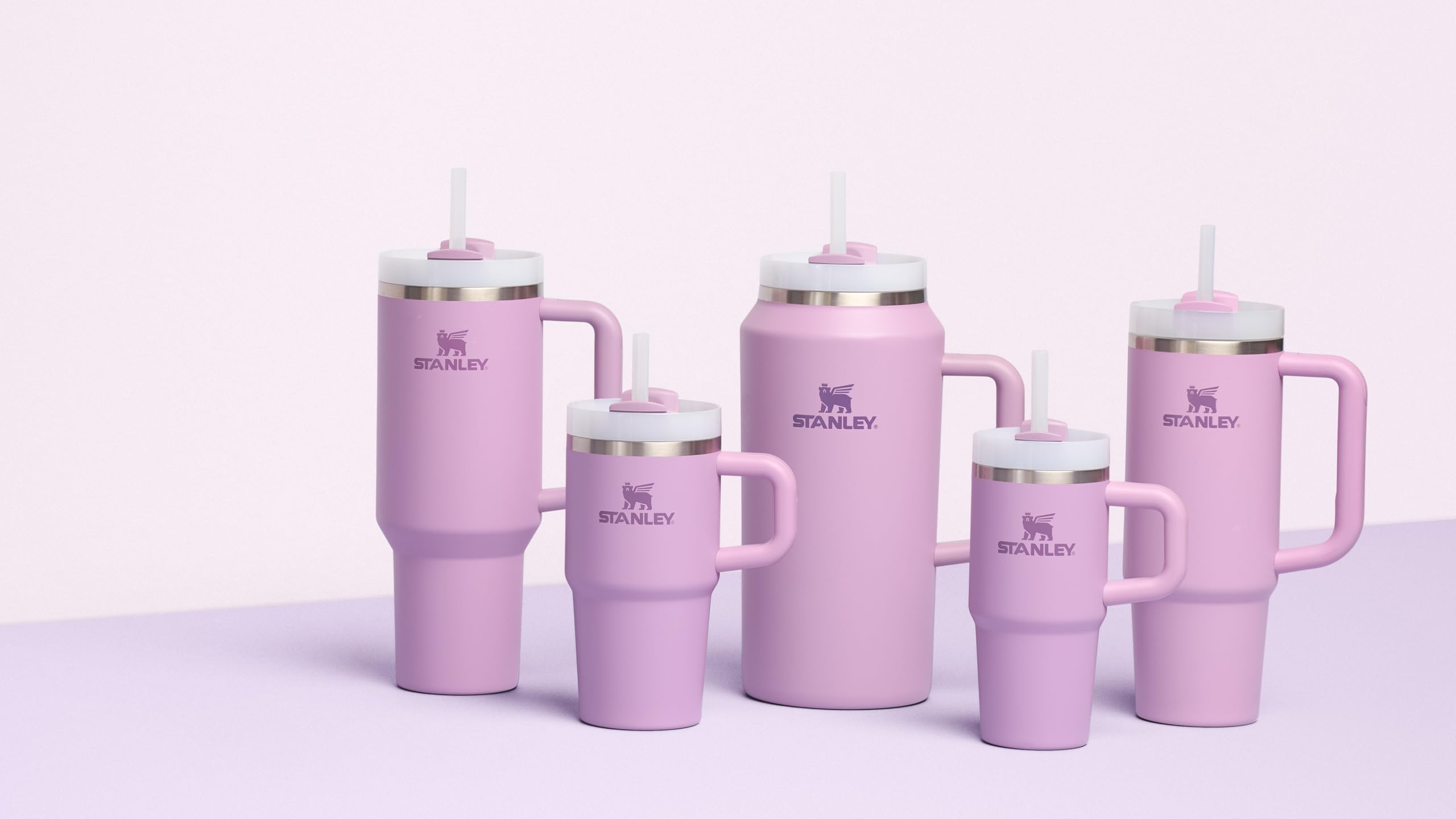 STANLEY Quencher H2.0 insulated design maintains ice for hours.