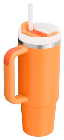 Stanley Quencher H2.0 FlowState straw design resists splashes.