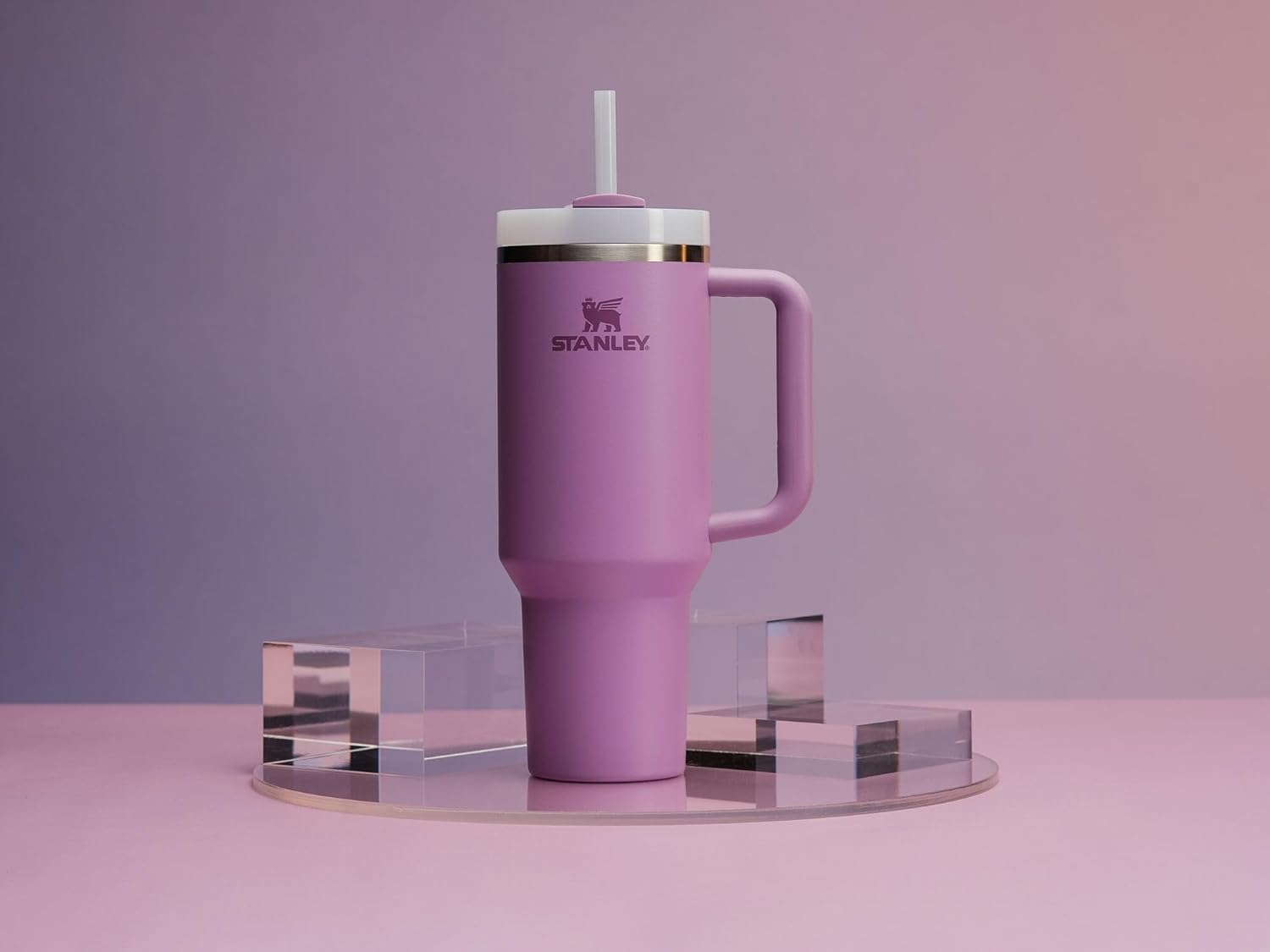 STANLEY Quencher H2.0 lilac color adds a stylish touch to gym bags and desks