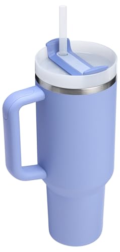 STANLEY Quencher H2.0 with straw in lid for splash-resistant sipping