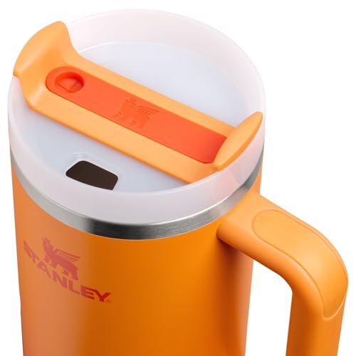 FlowState lid in three positions keeps drinks controlled and spill-resistant on the go