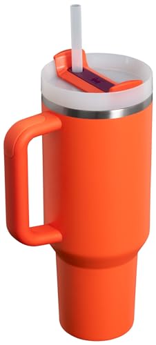 FlowState lid showing three positions for versatile sipping.
