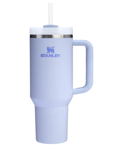 Stanley Quencher H2.0 with handle and straw, easy carry for commutes.