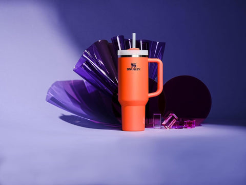 Ice-cold beverages stay cold for hours with vacuum insulation.