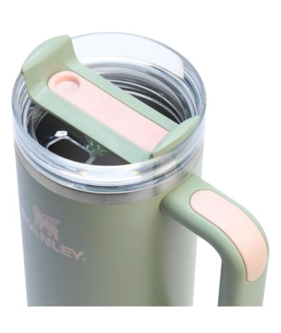 STANLEY Quencher H2.0 with ergonomic handle for easy carrying